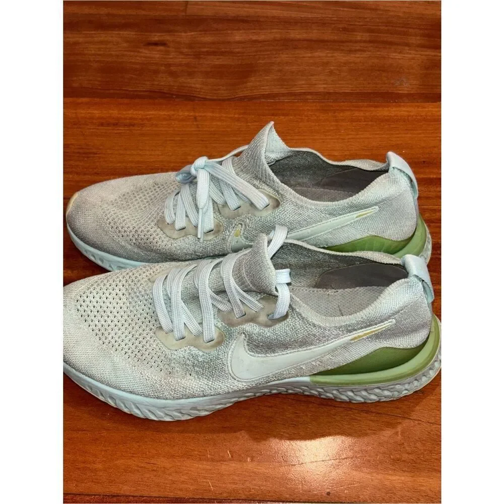 Nike Women's White Knit Running Athletic Sneakers with Olive Heel Size 8
